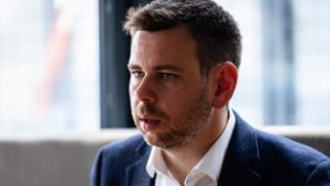 Vitézy Dávid: A főváros már arra is képtelen, hogy egy elkorhadt padot kicseréljen