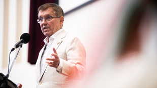 Fellép-e a kormány a parvenü rongyrázással szemben?