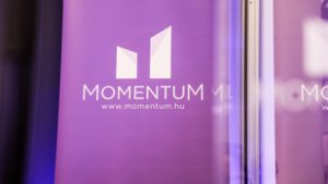 Megtámadták a Momentum egyik aktivistáját Erzsébetvárosban