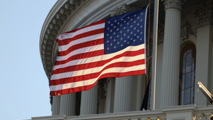 Atombomba és robotkatonák – az Egyesült Államok bukását vizionálja a Jelenések könyve alapján egy amerikai író