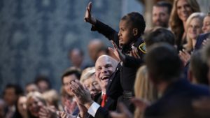Donald Trump egy 13 éves kisfiút nevezett ki titkosszolgának, aki legyőzte a rákot