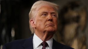 Az amerikai Legfelsőbb Bíróság nem engedi Donald Trumpnak az USAID-támogatások befagyasztását