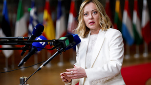 Giorgia Meloni szerint a NATO 5. cikkelyét Ukrajnára is ki kellene terjeszteni