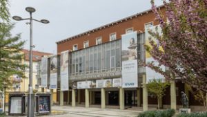 Félbeszakadt a zalaegerszegi színház előadása, bordatörést szenvedett a színésznő