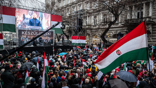 Magyar Péter: Várhatóan napokon belül őrizetbe vesznek NER-oligarchákat