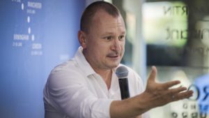 Éleződik a belharc, nyílt levélben követelik Szujó Zoltán lemondását
