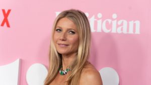 Gwyneth Paltrow beszólt a stábnak, amikor a Timothée Chalamet-vel közös szexjelenetet forgatták