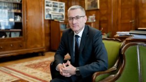 Bolla Tibor: Pereljük az oroszokat, a végén még az is kiderülhet, hogy szenzációs üzletet kötöttünk velük