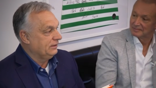 Orbán Viktor egy füzetbe írta fel a 2030-ban világbajnoki döntőt játszó csapat összeállítását