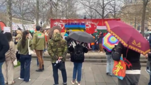 Párizsban tüntettek a Budapest Pride betiltása ellen