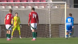 Egy perc alatt két tizenegyest is kivédett a Barca magyar tehetsége – videó!