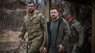 Vlagyimir Putyin tépte le Zelenszkij öltönyét