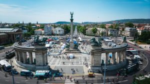 Ahol a csúcsok mögött kastélyok, bazilikák és balatoni lejtők várnak
