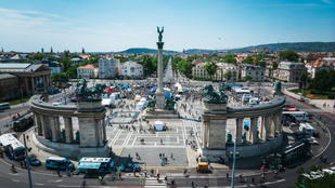Ahol a csúcsok mögött kastélyok, bazilikák és balatoni lejtők várnak