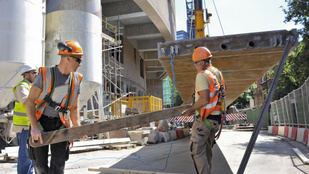 Irgalmatlan pofonoktól szenved, a 22-es csapdájába zuhant az építőipar