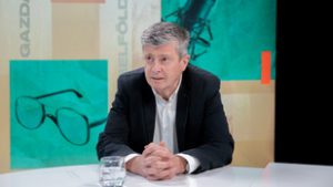 Kozák Tamás az árrésstopról: Május után jöhetnek a katasztrófaforgatókönyvek