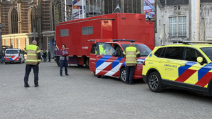 Többen megsérültek egy késes támadásban Amszterdam központjában