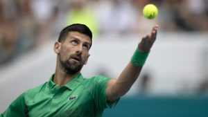 Hibátlan tenisz Novak Djokovicstól, egyetlen győzelemre került a történelmi sikertől