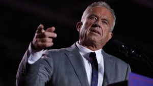 Az amerikai egészségügyi miniszter nyilvános alázásba kezdett az egyik kormányzó testsúlya miatt