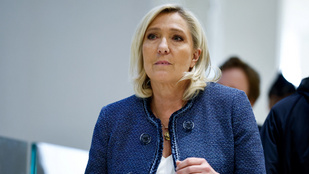 Bűnösnek találták Marine Le Pent, akár a francia elnökválasztástól is eltilthatják