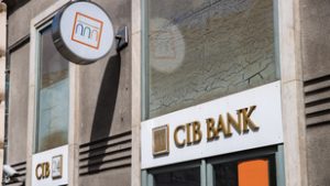 Akadoznak a fizetések az egyik legnagyobb magyar banknál