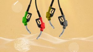 Örülhetnek az autósok, tovább csökkennek az üzemanyagárak