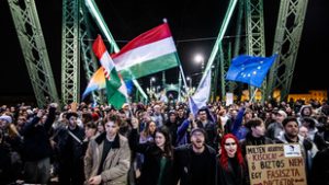 Hadházy Ákos kedden ismét tüntetésre készül, de szerinte ki akarnak babrálni velük