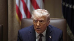 Demokrata államok perlik be Donald Trump kormányát az egészségügyi megszorítások miatt