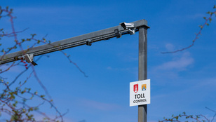 Fontos változás lép életbe, új táblák jelennek meg a magyar utakon