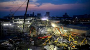 Pályaudvari tragédia Újvidéken, kártyavárként összeomlott felhőkarcoló Bangkokban – ugyanaz a kínai kivitelező