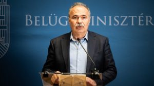 Új szigorításokat jelentett be a kormány a járvány ellen