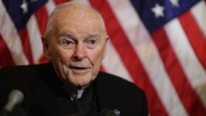 Meghalt Theodore McCarrick, a szexuális zaklatás miatt kegyvesztett washingtoni bíboros