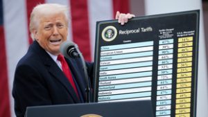 Donald Trump: Mi voltunk az ostobák, akik tehetetlenül tűrik a korbácsot