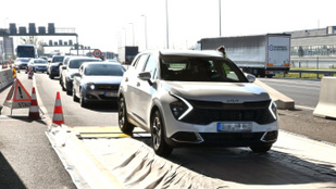 Már 20 magyar–osztrák határátkelőt zártak le a száj- és körömfájás miatt