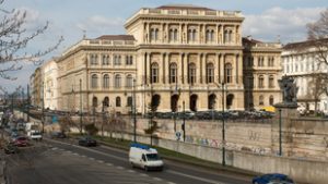 Továbbra is forrnak az indulatok, folytatódik a tudósok pere