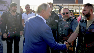 Vlagyimir Putyin véres motorosai már a szomszédban toboroznak