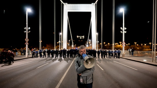 Nem tarthat 24 óráig Hadházy Ákos tüntetése