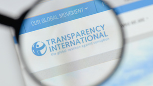 A Transparency International újra feljelentést tesz a Magyar Nemzeti Bank alapítványainak ügyében