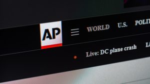 Döntött a bíróság: az AP hírügynökséget vissza kell engedni a Fehér Ház sajtóeseményeire