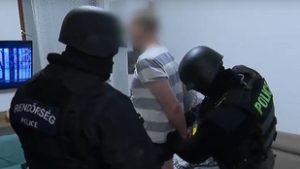 Ételfutárnak álcázott drogkereskedők ellen emeltek vádat Szegeden