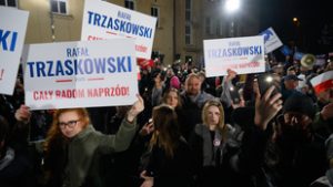 Káosz a lengyel elnökválasztási vitán, két külön eseményt tartottak pénteken ugyanabban a városban