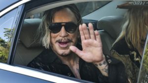 Újabb botrányai miatt el kellett hagynia Mickey Rourke-nak a celebek villáját