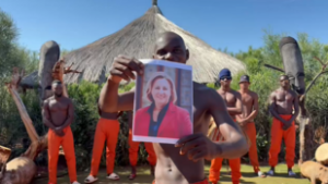 Hol a pénz, Klaudia? – már afrikai táncosok is ezt kérdezik Kecskemét polgármesterétől