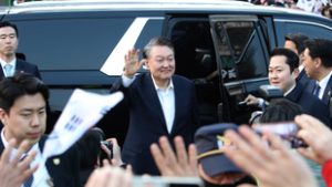Megkezdődött a leváltott dél-koreai elnök büntetőpere, aki decemberben hadiállapotot hirdetett pár órára