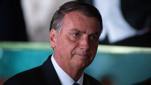 Intenzív osztályra került Jair Bolsonaro volt brazil elnök egy sürgősségi műtét után