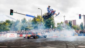 Formula–1-es autók lepik el Budapest utcáit