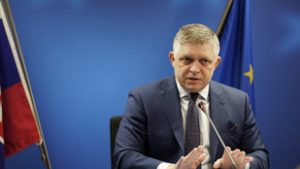 Robert Fico nem hallgat az uniós figyelmeztetésre