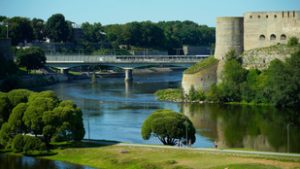 Oroszország lassan közeledik Észtország felé a Narva folyón keresztül