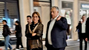 Lefotózták Orbán Viktort a római éjszakában