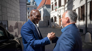 Visszatért a Karmelitába a nehézsúlyú bokszlegenda